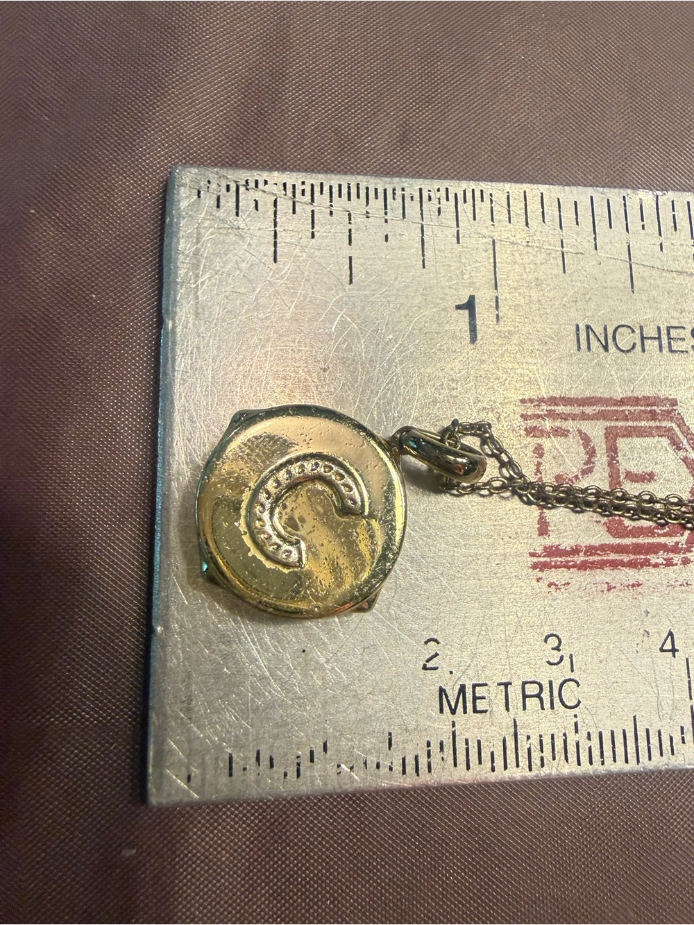 NWT KENDRA SCOTT LETTER C DISC PENDANT NECKLACE GOLD/IRIDESCENT ABALONE - Picture 7 of 12